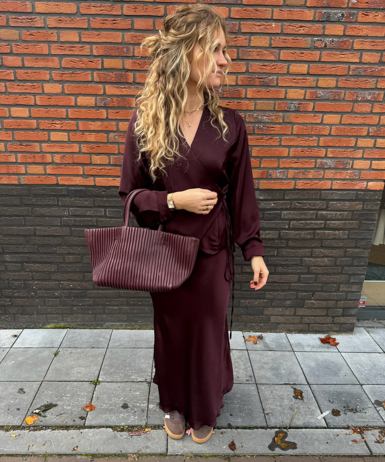 Noa Satin Wrap - Burgundy