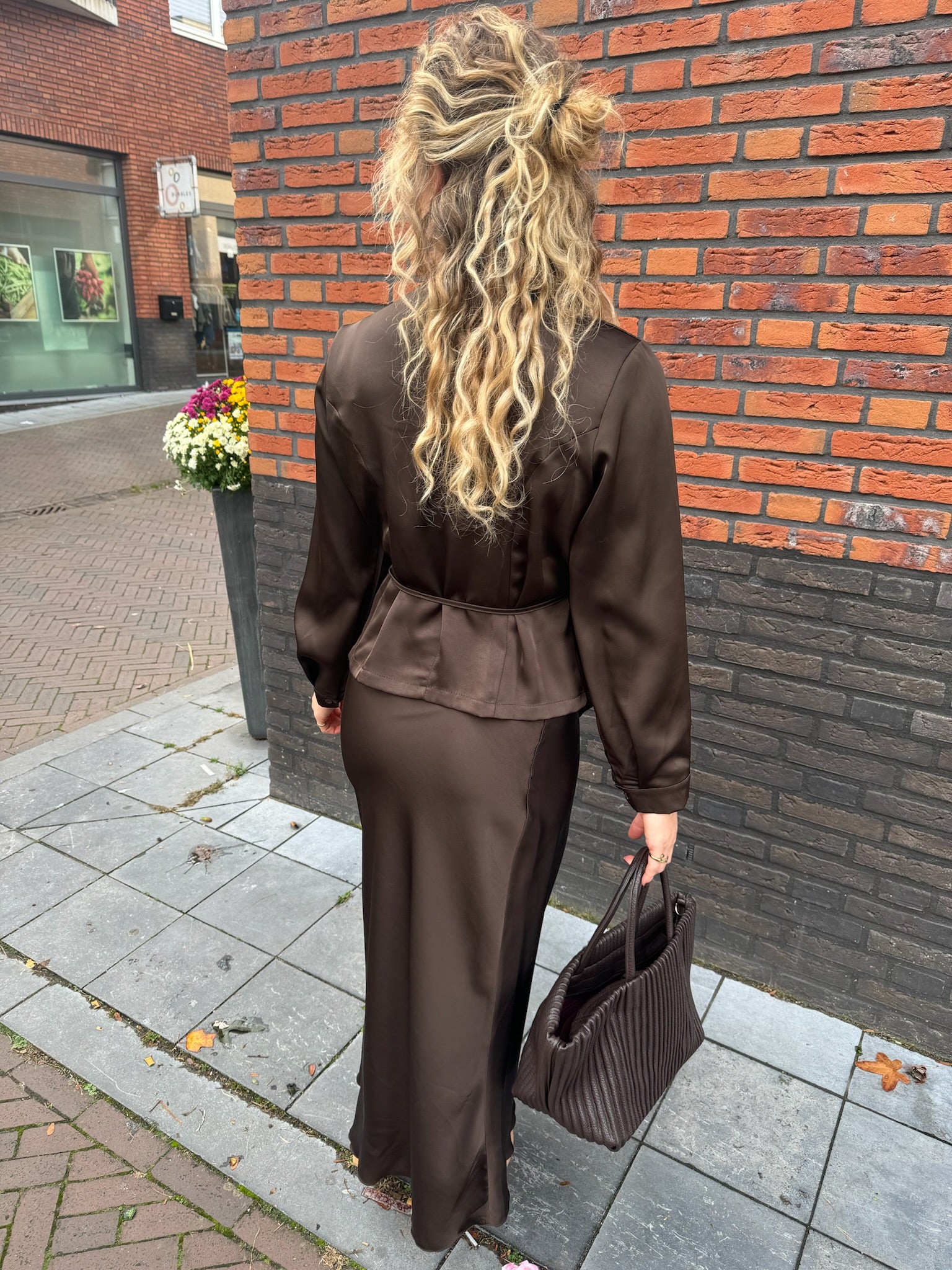 Noa Satin Wrap - Bruin