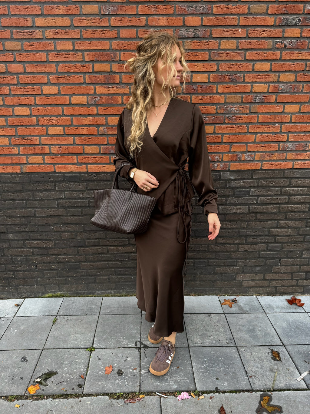 Noa Satin Wrap - Bruin