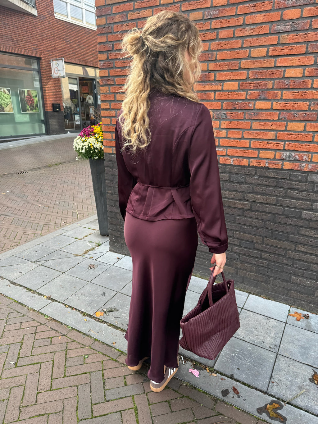 Noa Satin Wrap - Burgundy