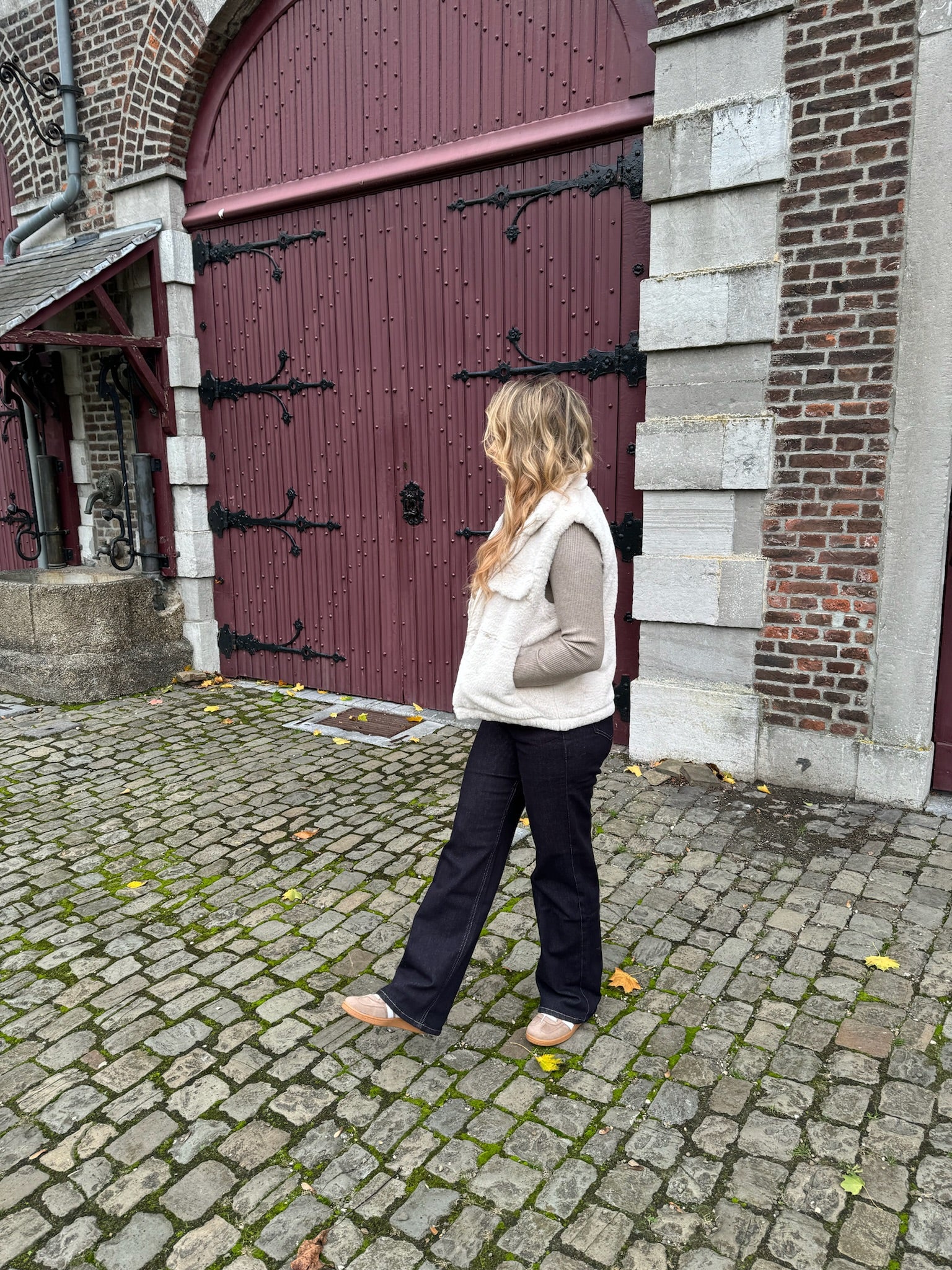 Furry Zip Gilet - Beige