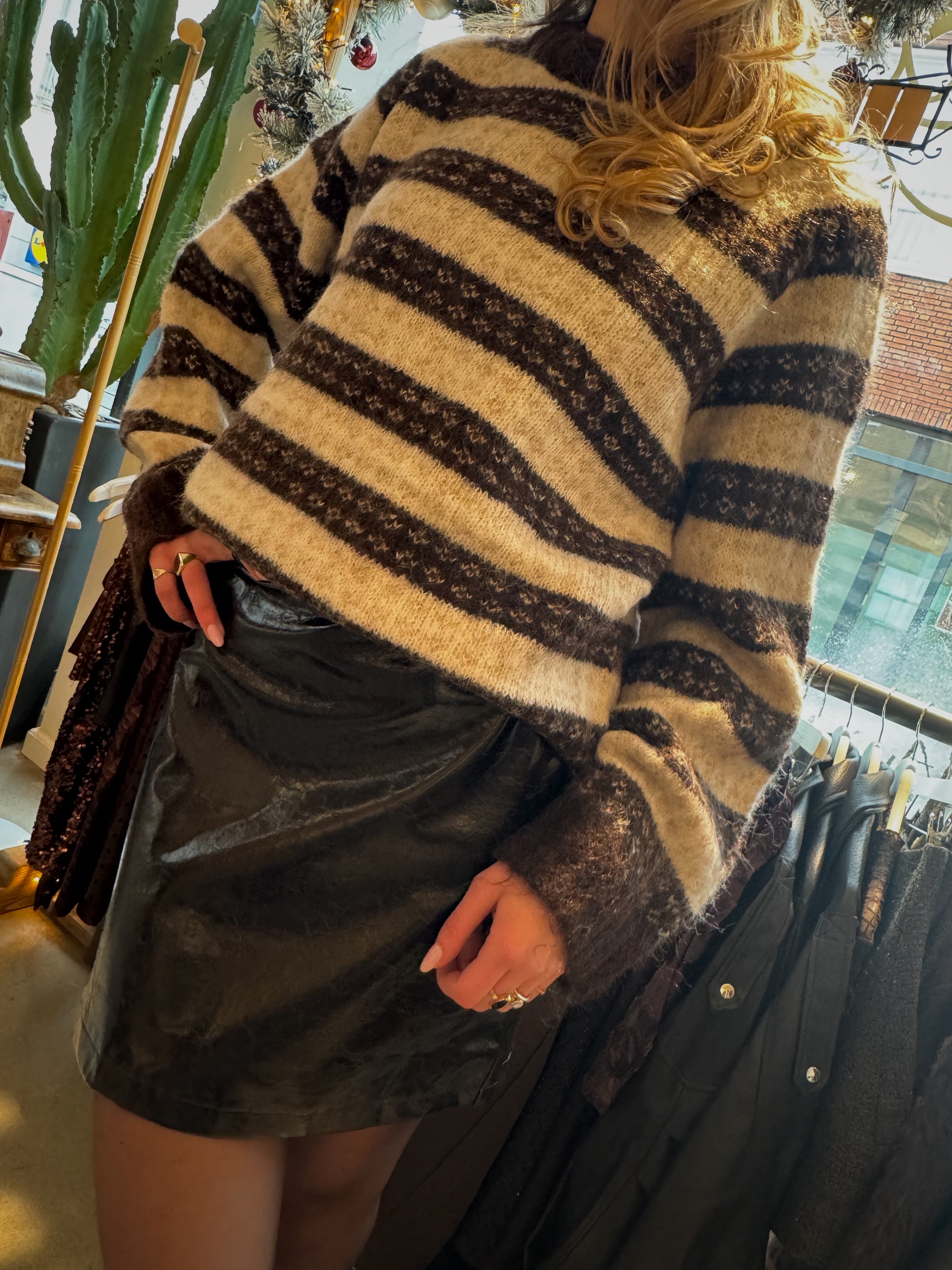 Lola Cozy Knit - Bruin